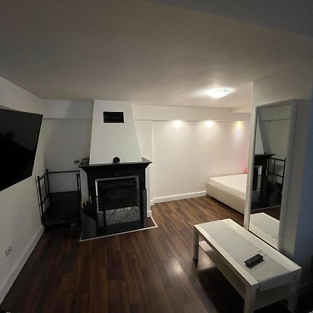 Zielone Wzgorze Hostel Валбжих Екстериор снимка