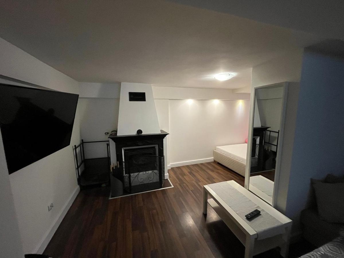 Zielone Wzgorze Hostel Валбжих Екстериор снимка